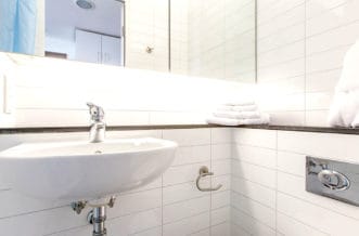 Pentonville Residence Accommodation - Bathroom