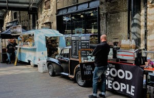 800px-London,_Canopy_Market_King's_Cross_(104)